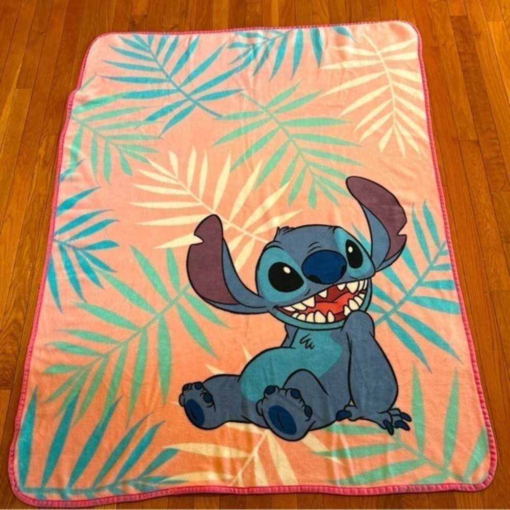 Disney Lilo & Stitch Misty Palm Throw Kids Fleece Blanket 44” x 58”❤️ Mint